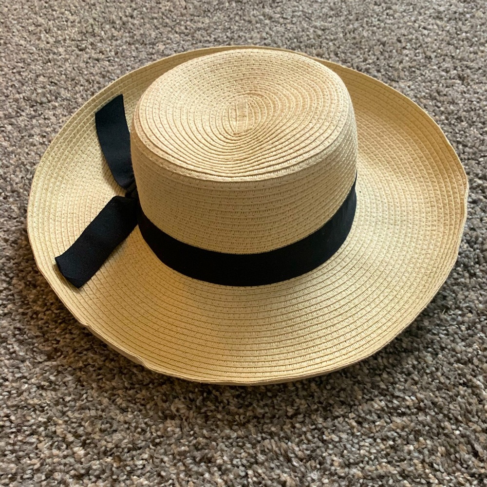 Cool summer straw pool hat!